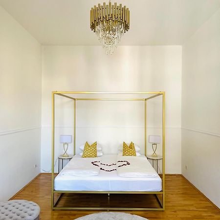 Apstay City Center Deluxe ǀ Free Parking ǀ Self Check-In Грац Экстерьер фото